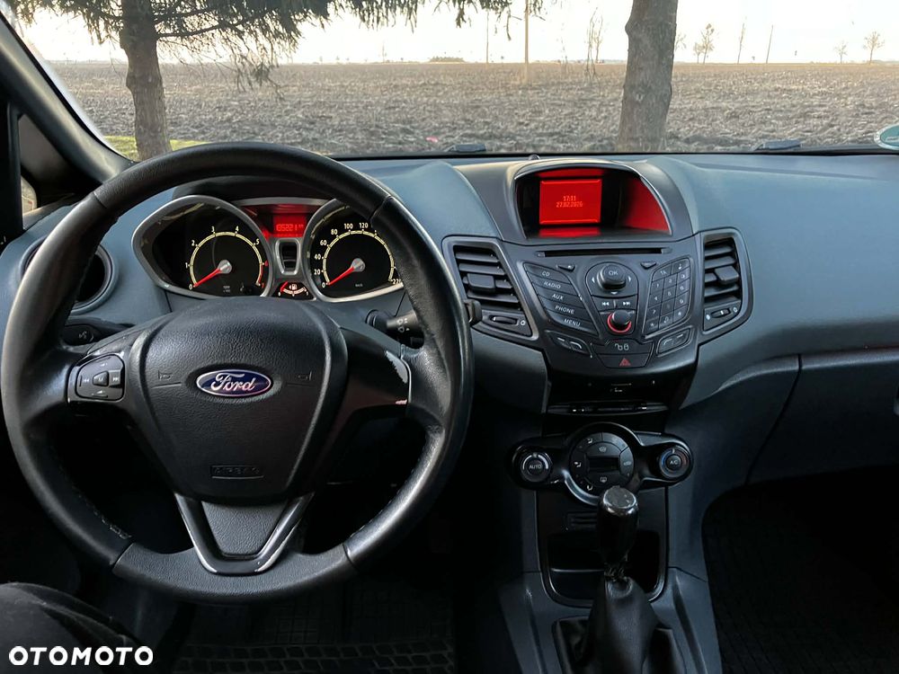 Ford Fiesta 1.4 Ghia - 5