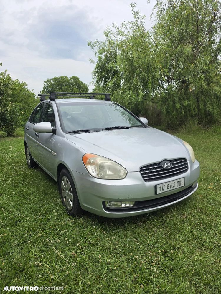Hyundai Accent 1.4 GL - 1