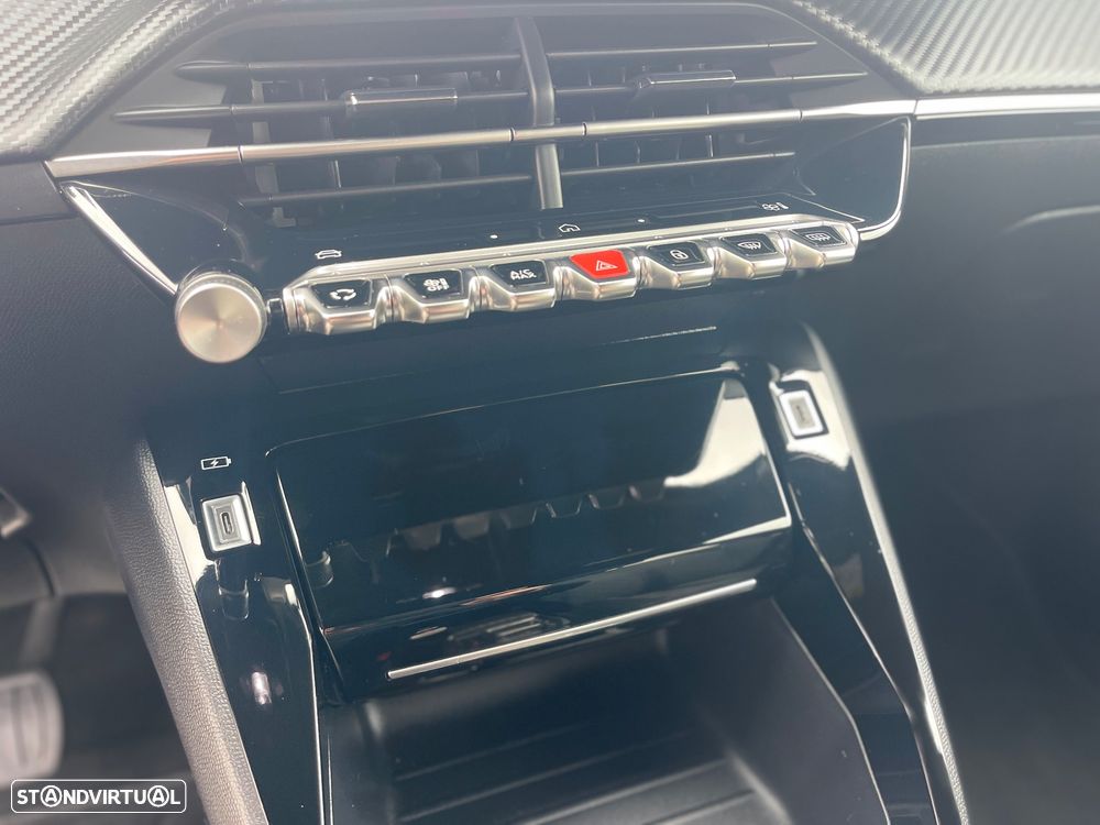 Peugeot 2008 Hybrid 145 e-DSC Allure - 17