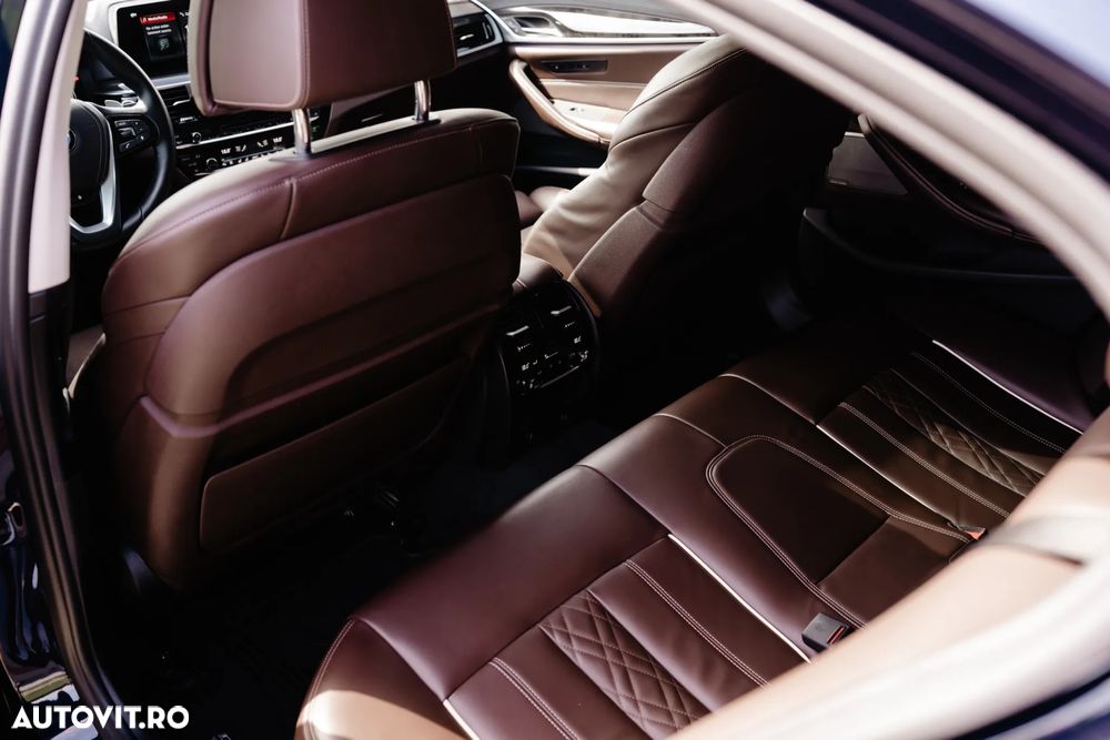 BMW Seria 5 540i xDrive AT - 12