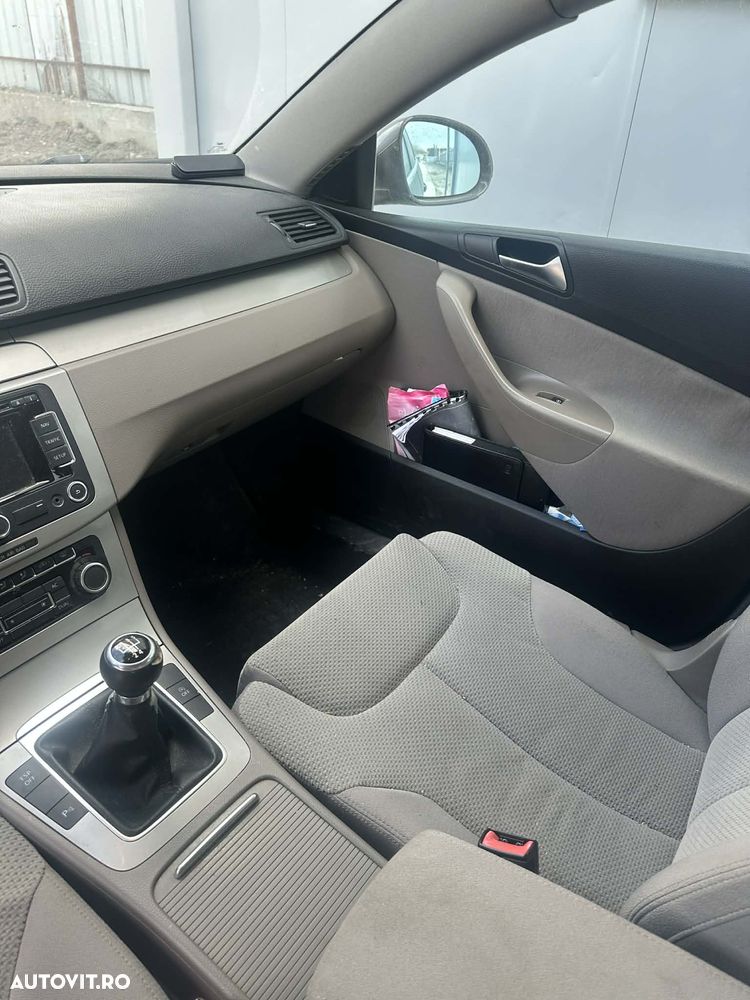 Volkswagen Passat 1.6TDI BlueMotion Tehnology Comfortline - 11