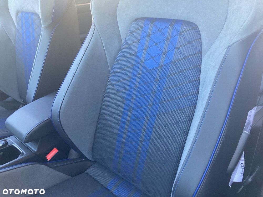 Volkswagen Golf - 23