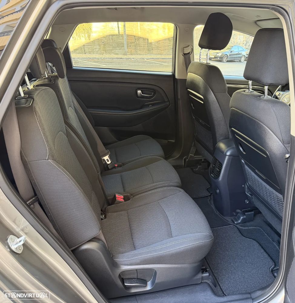 Kia Carens 1.7 CRDi ISG TX - 23
