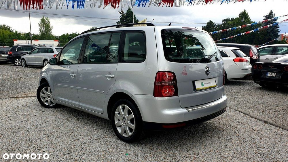 Volkswagen Touran - 9