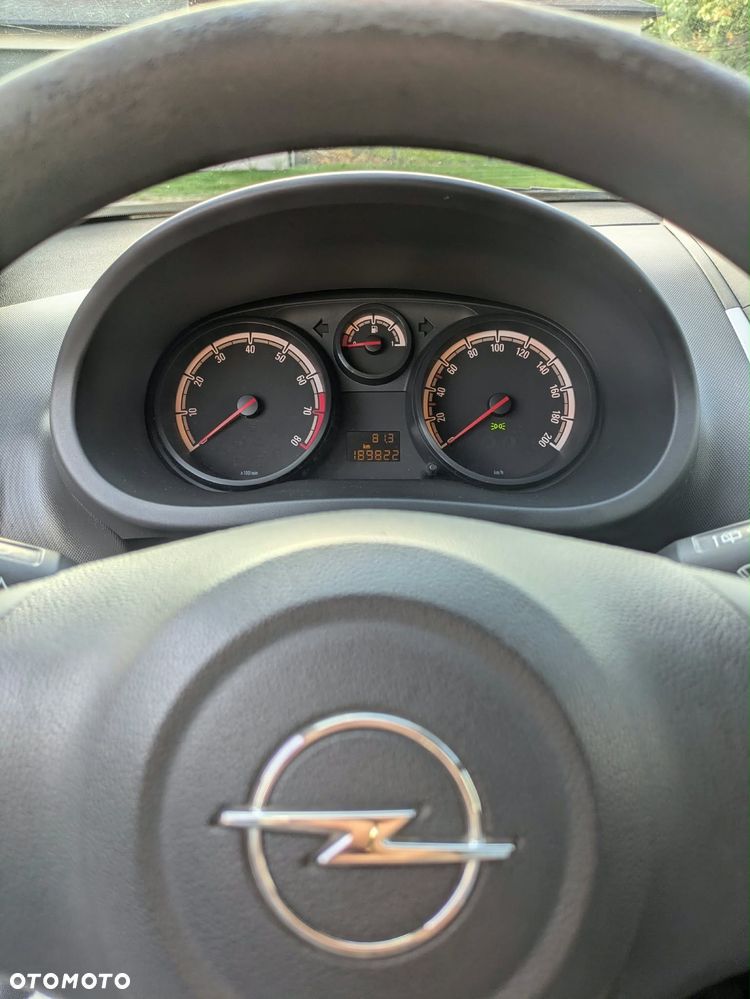 Opel Corsa - 4