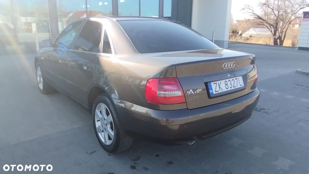 Audi A4 Limousine - 28