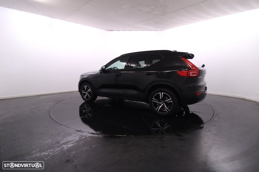 Volvo XC 40 1.5 T2 Plus Dark Auto - 4