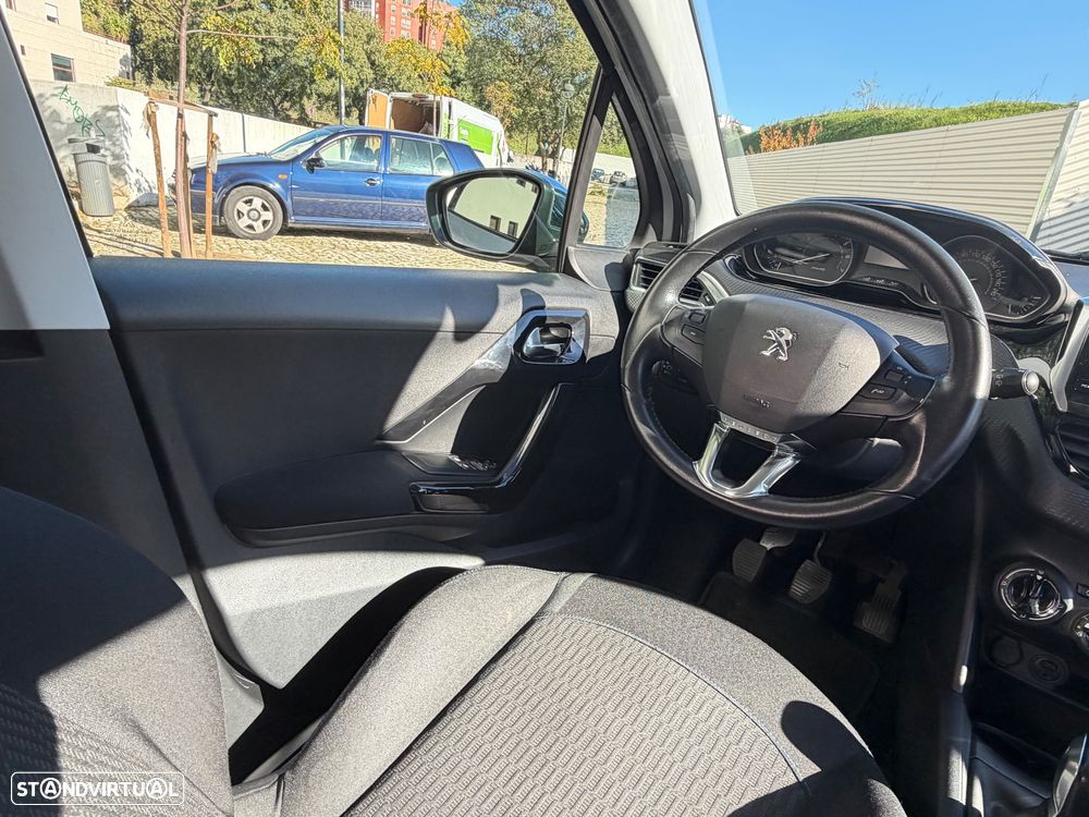 Peugeot 208 1.2 PureTech Style - 14