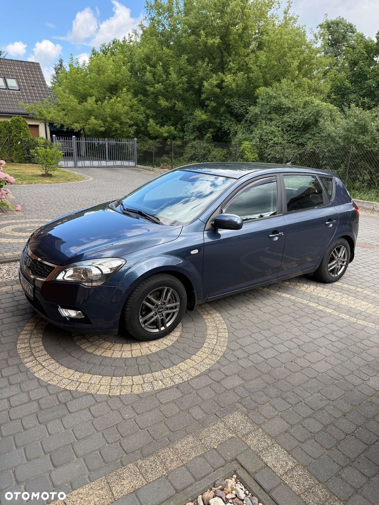 Kia Ceed - 1