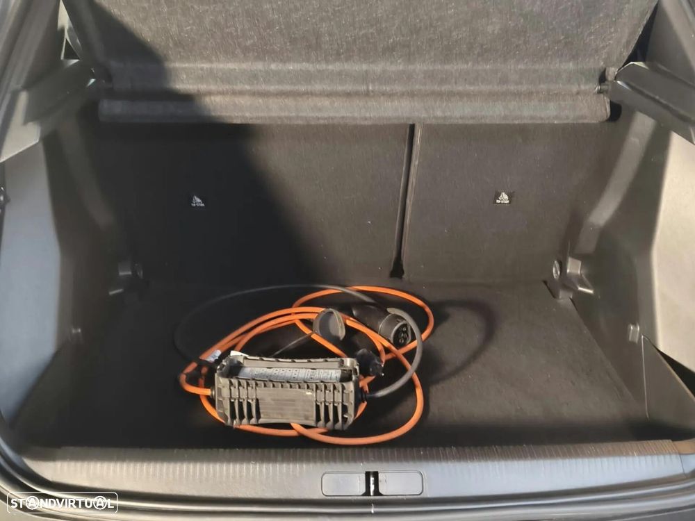 Peugeot e-2008 50 kWh Active Pack - 17