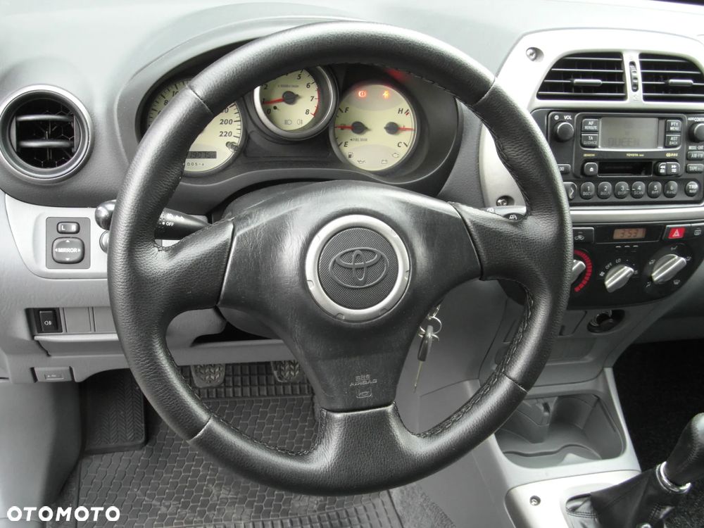 Toyota RAV4 4x4 Sol - 23