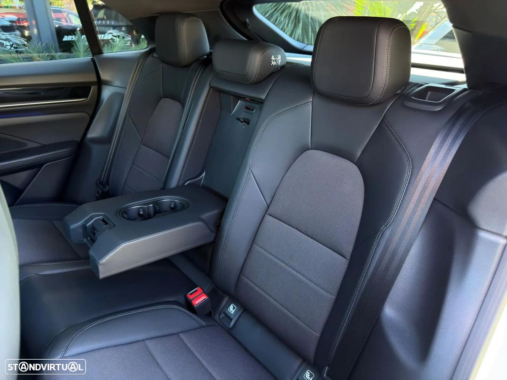 Porsche Macan Electric 4 - 27