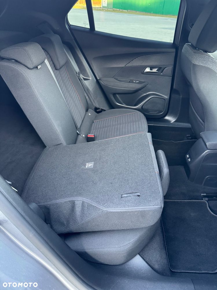 Peugeot 2008 PureTech 130 EAT8 Active - 11