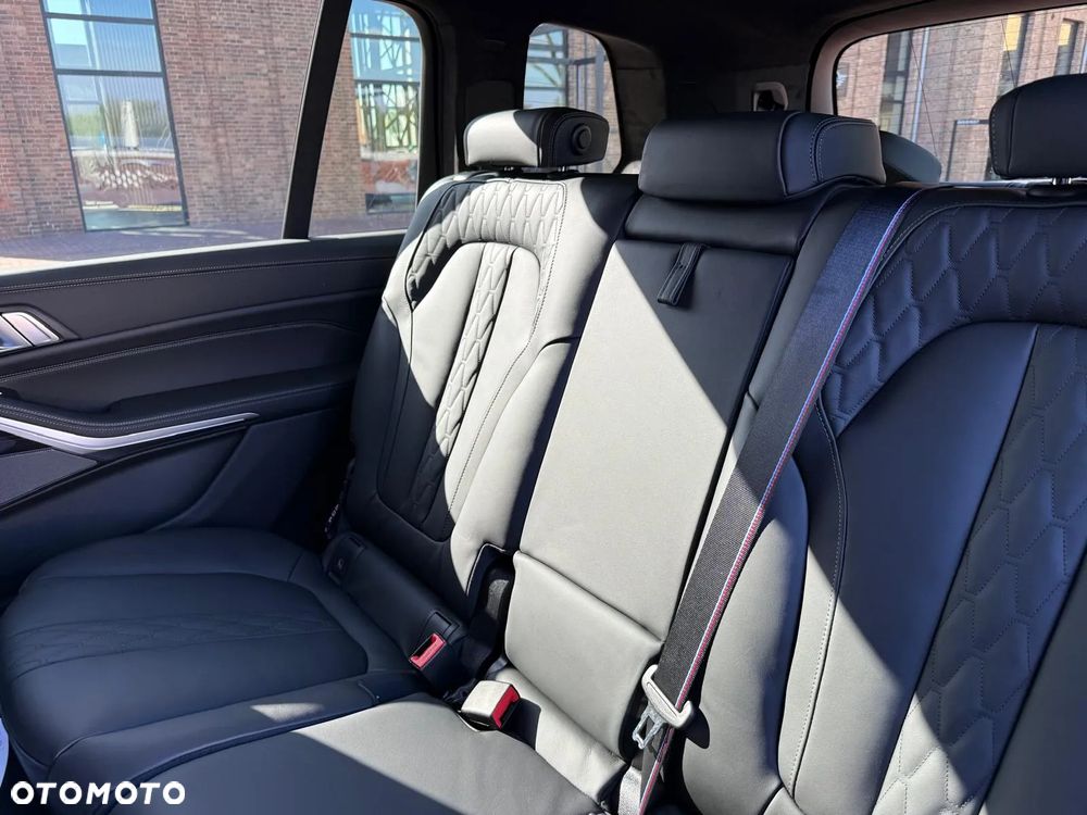 BMW X7 - 27