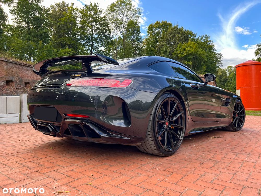 Mercedes-Benz AMG GT R - 9