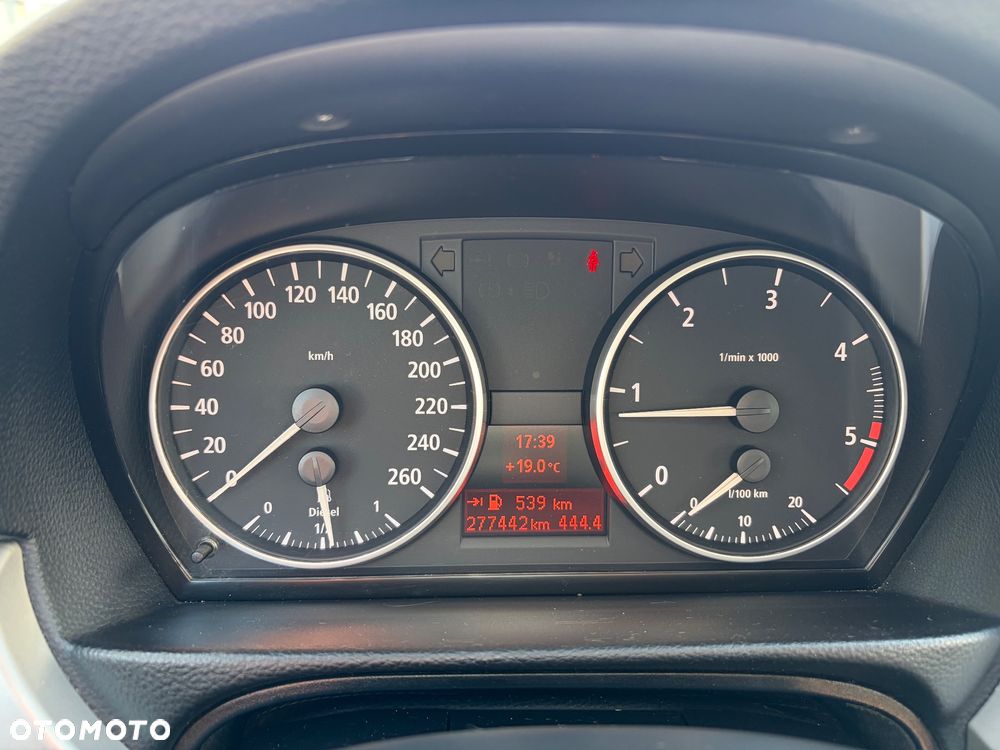 BMW Seria 3 318d DPF - 14