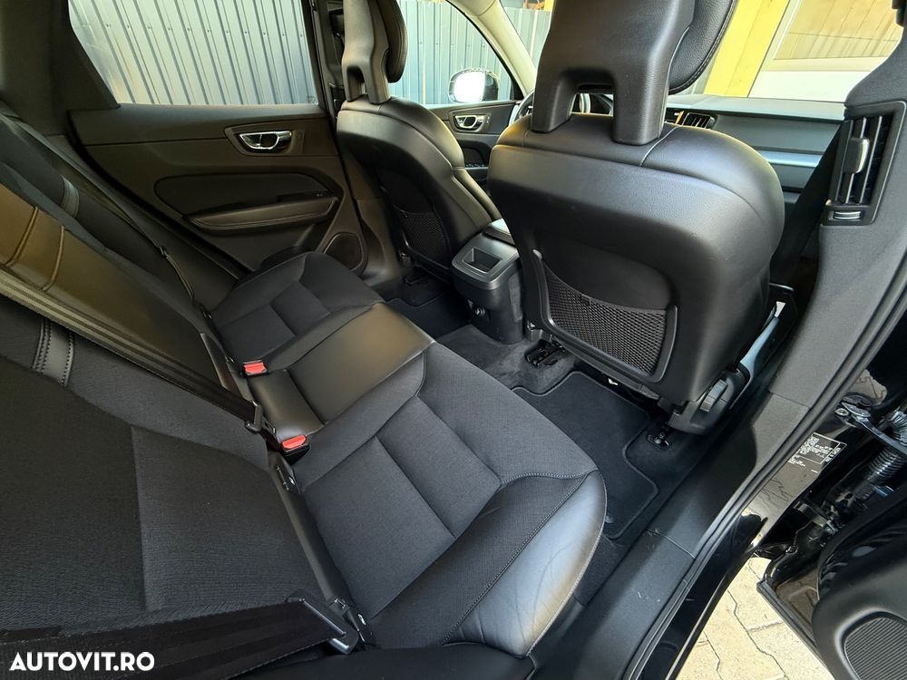 Volvo XC 60 B4 D AWD Geartronic Momentum - 8