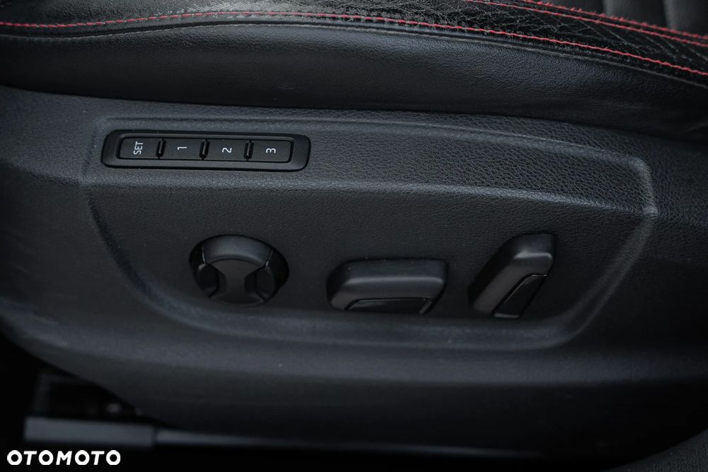 Skoda Octavia 2.0 TSI RS - 16
