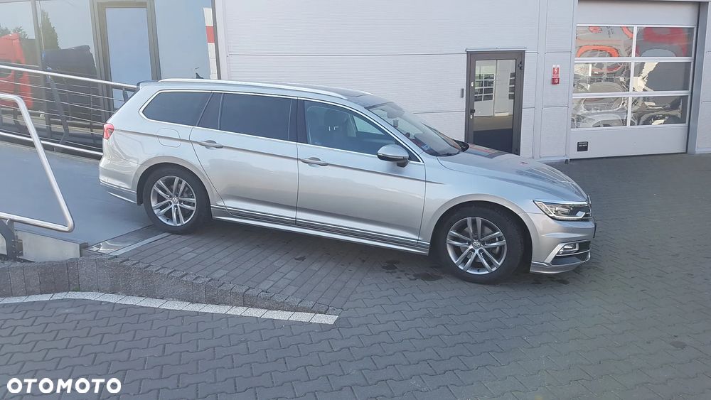 Volkswagen Passat - 4