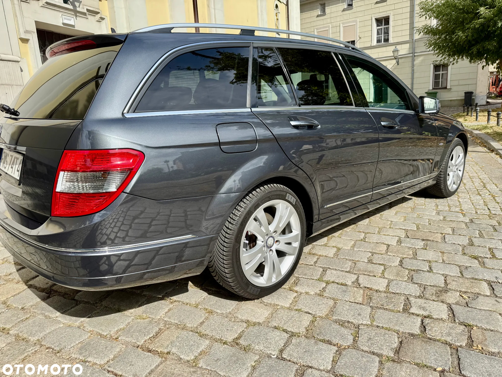 Mercedes-Benz Klasa C 250 CGI T Automatik BlueEFFICIENCY Avantgarde - 18
