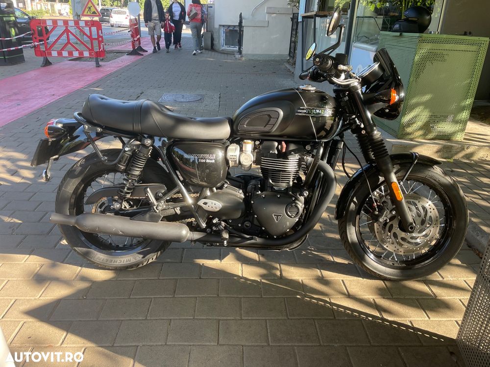 Triumph Bonneville T120 Black - 1