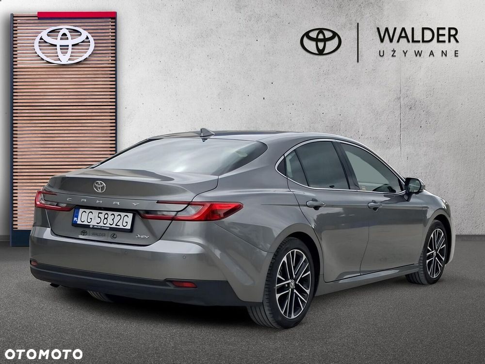 Toyota Camry - 7