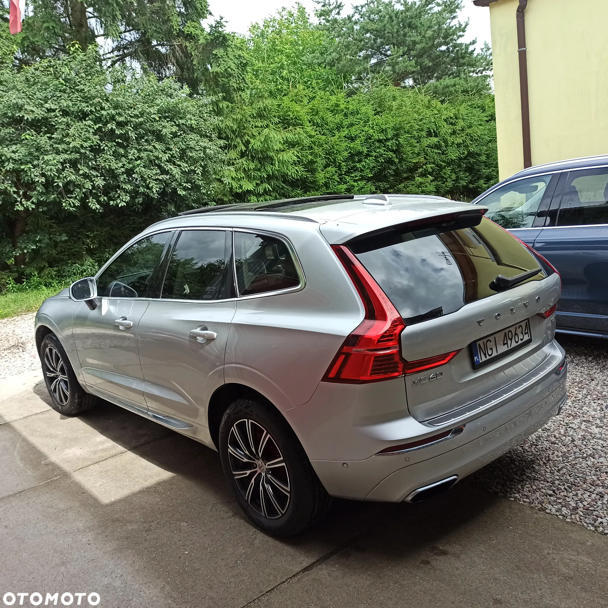 Volvo XC 60 T5 AWD R-Design - 5