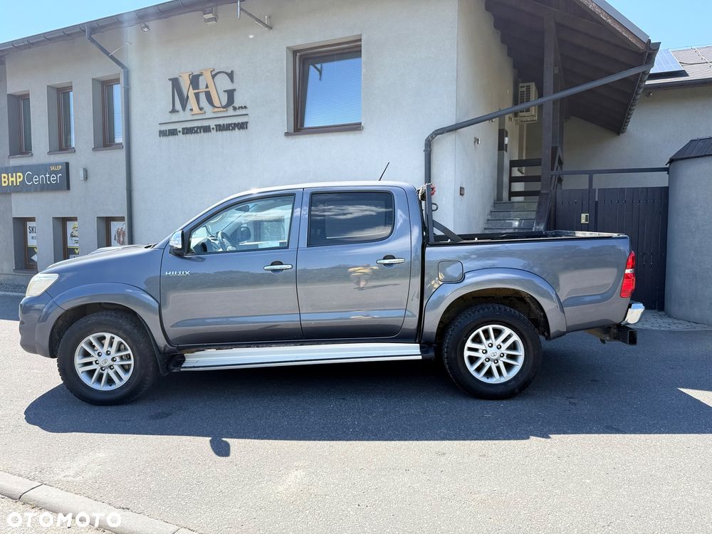 Toyota Hilux 3.0 D-4D SR5 - 17