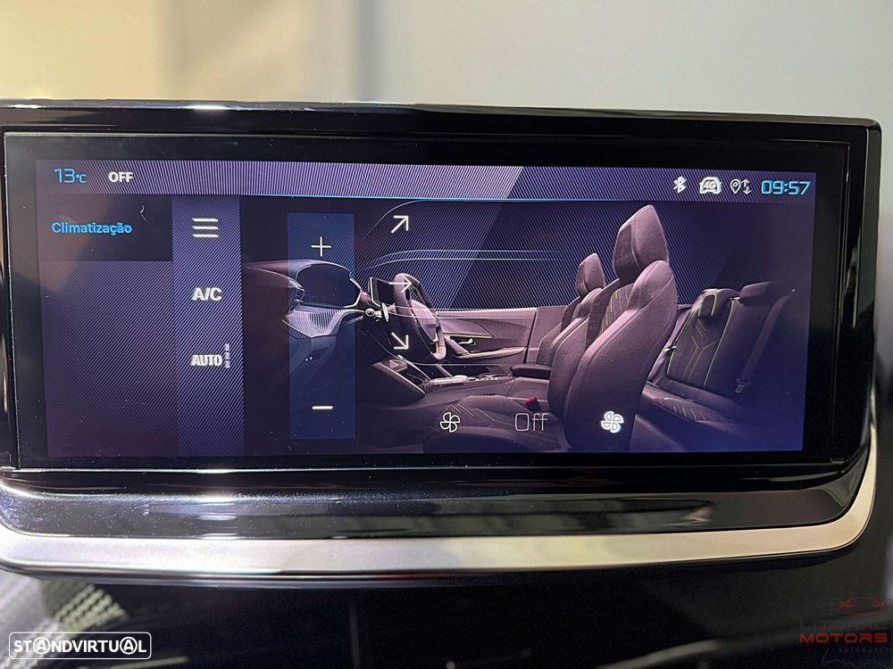 Peugeot 2008 1.2 PureTech Allure Pack EAT8 - 29