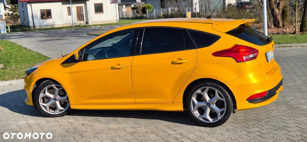 Ford Focus 2.0 EcoBoost ST mit Leder-Exclusiv-Paket - 33