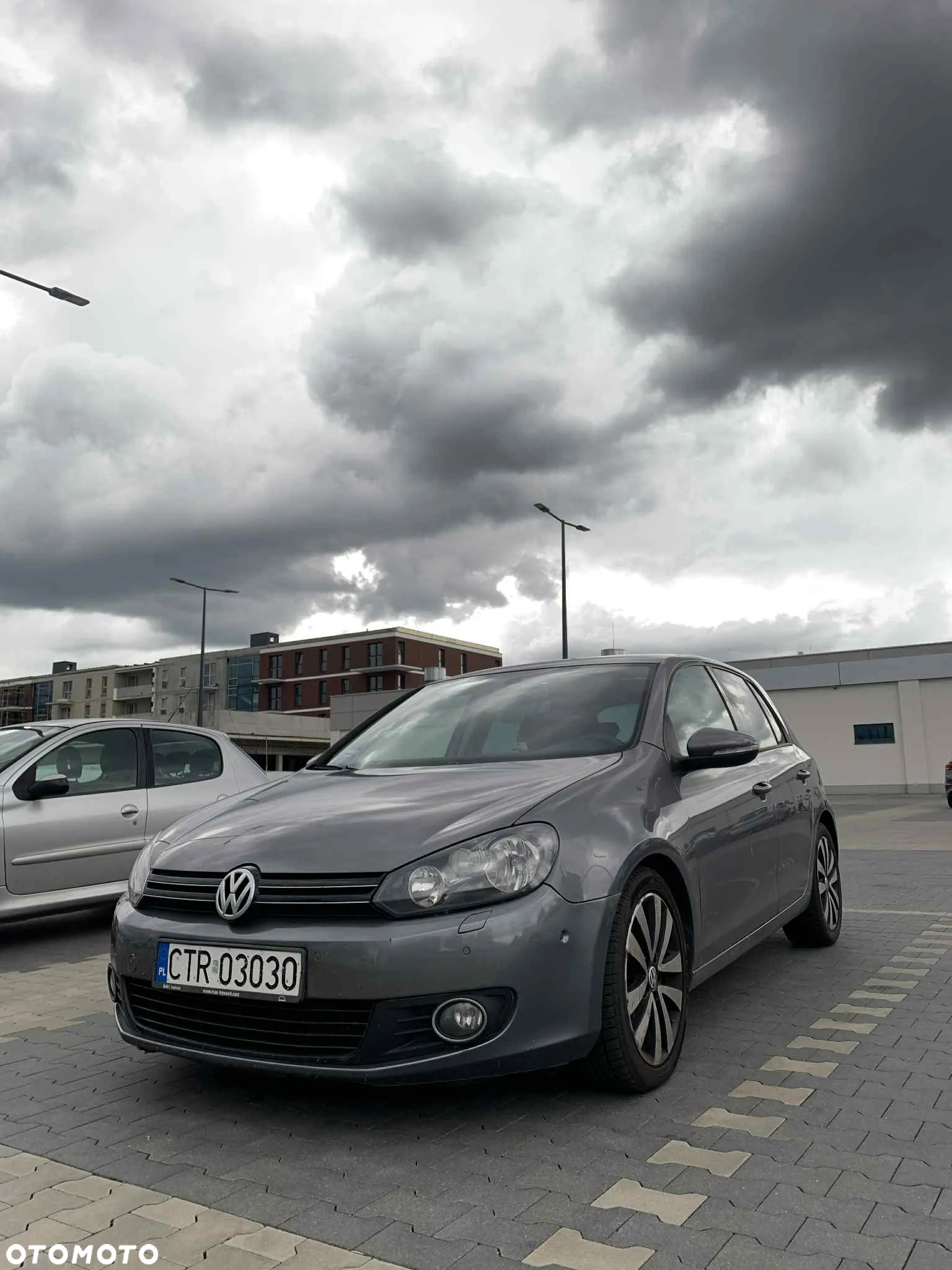 Volkswagen Golf VI 2.0 TDI Highline - 2