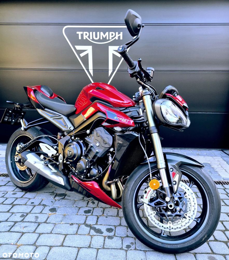 Triumph Street Triple - 1