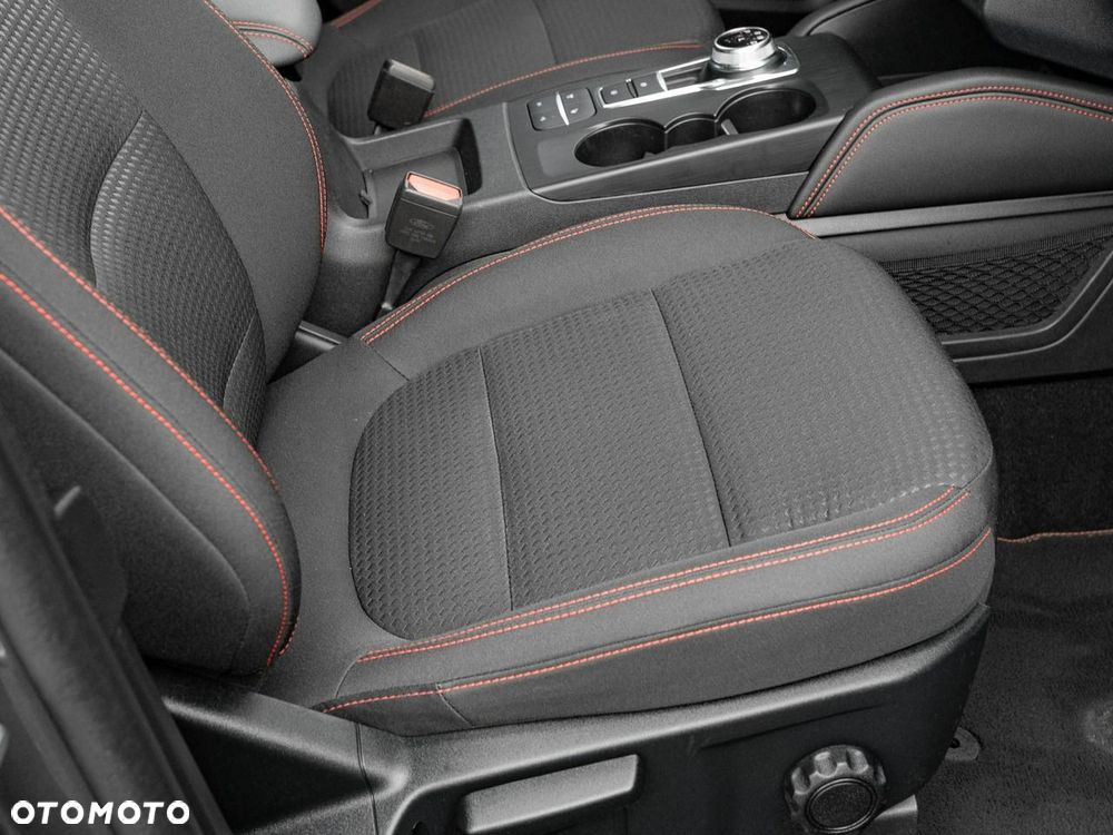 Ford Kuga - 37