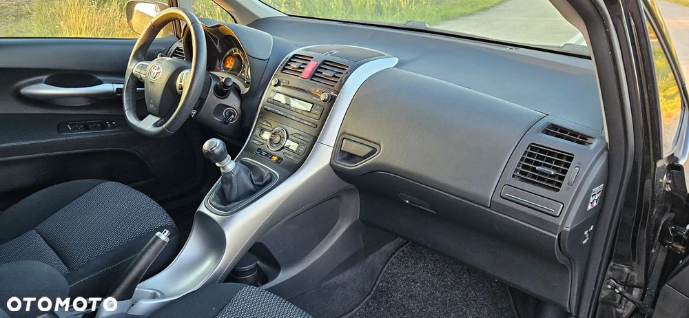 Toyota Auris 1.6 Valvematic Executive - 13