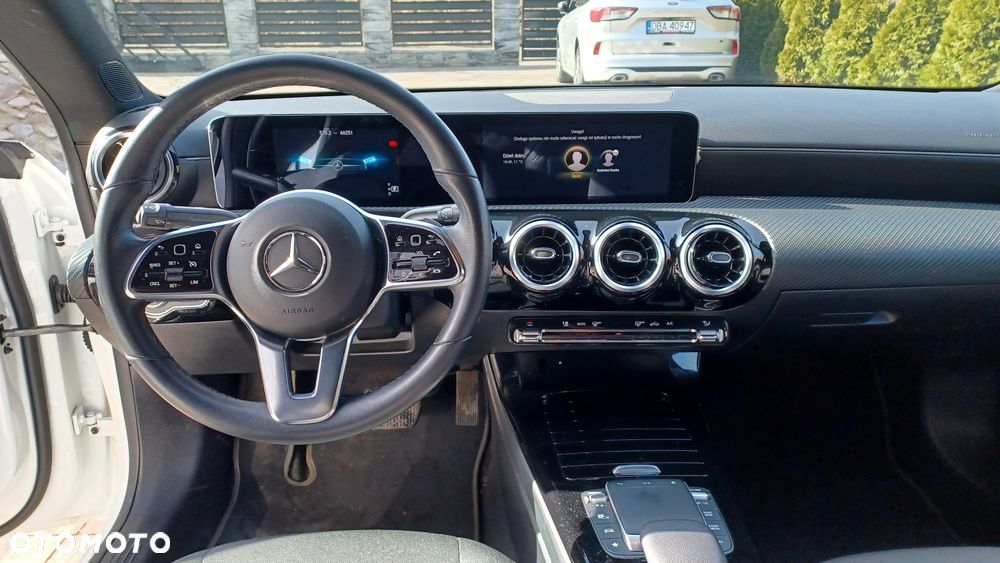 Mercedes-Benz CLA 200 7G-DCT - 12