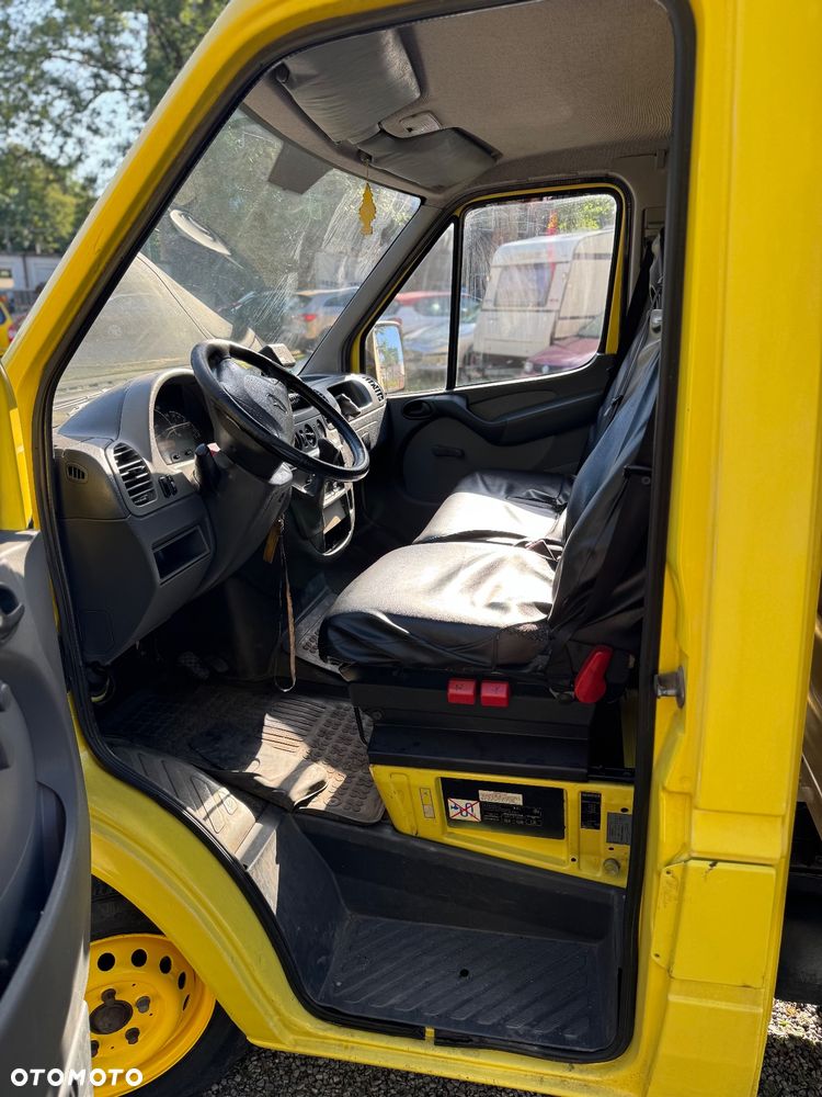 Mercedes-Benz Sprinter - 11