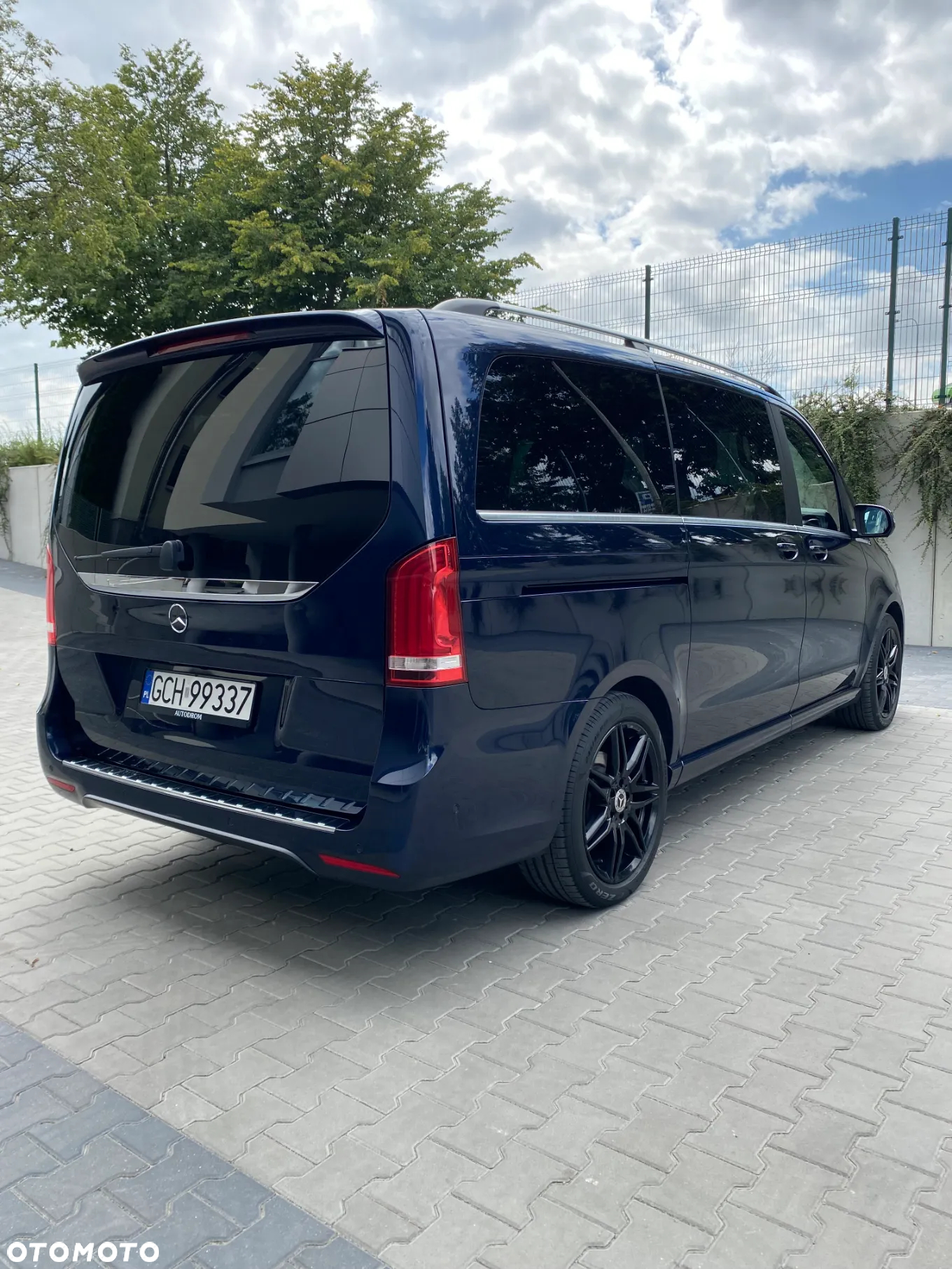 Mercedes-Benz Klasa V 300 d 4-Matic Avantgarde 9G-Tronic (d³ugi) - 23