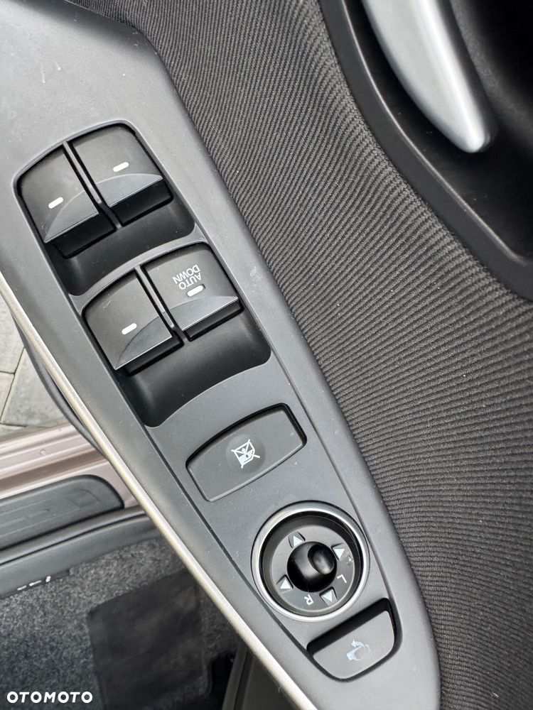 Hyundai i30 1.6 GDI Premium - 26