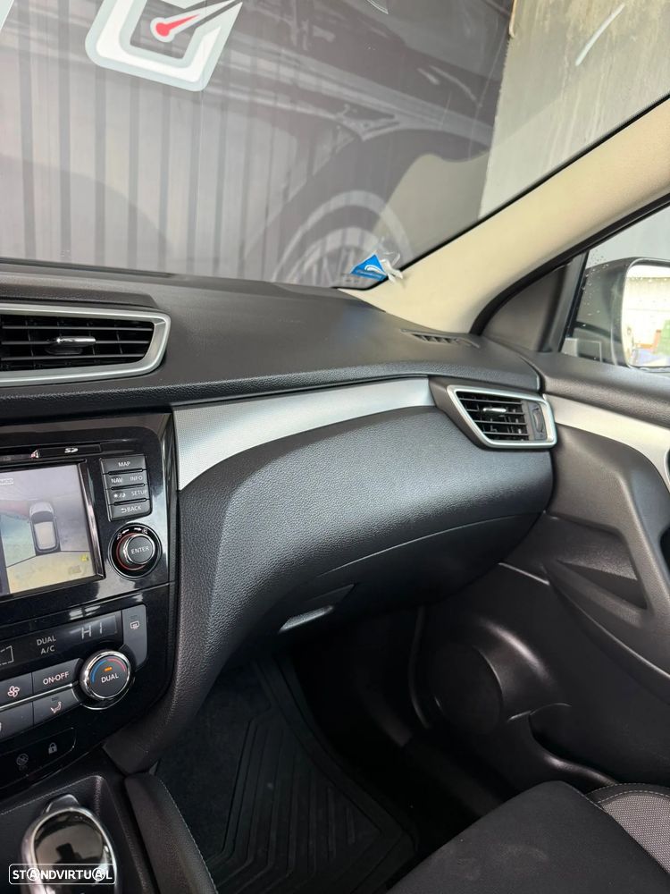 Nissan Qashqai 1.2 DIG-T N-Connecta 18 Xtronic - 28