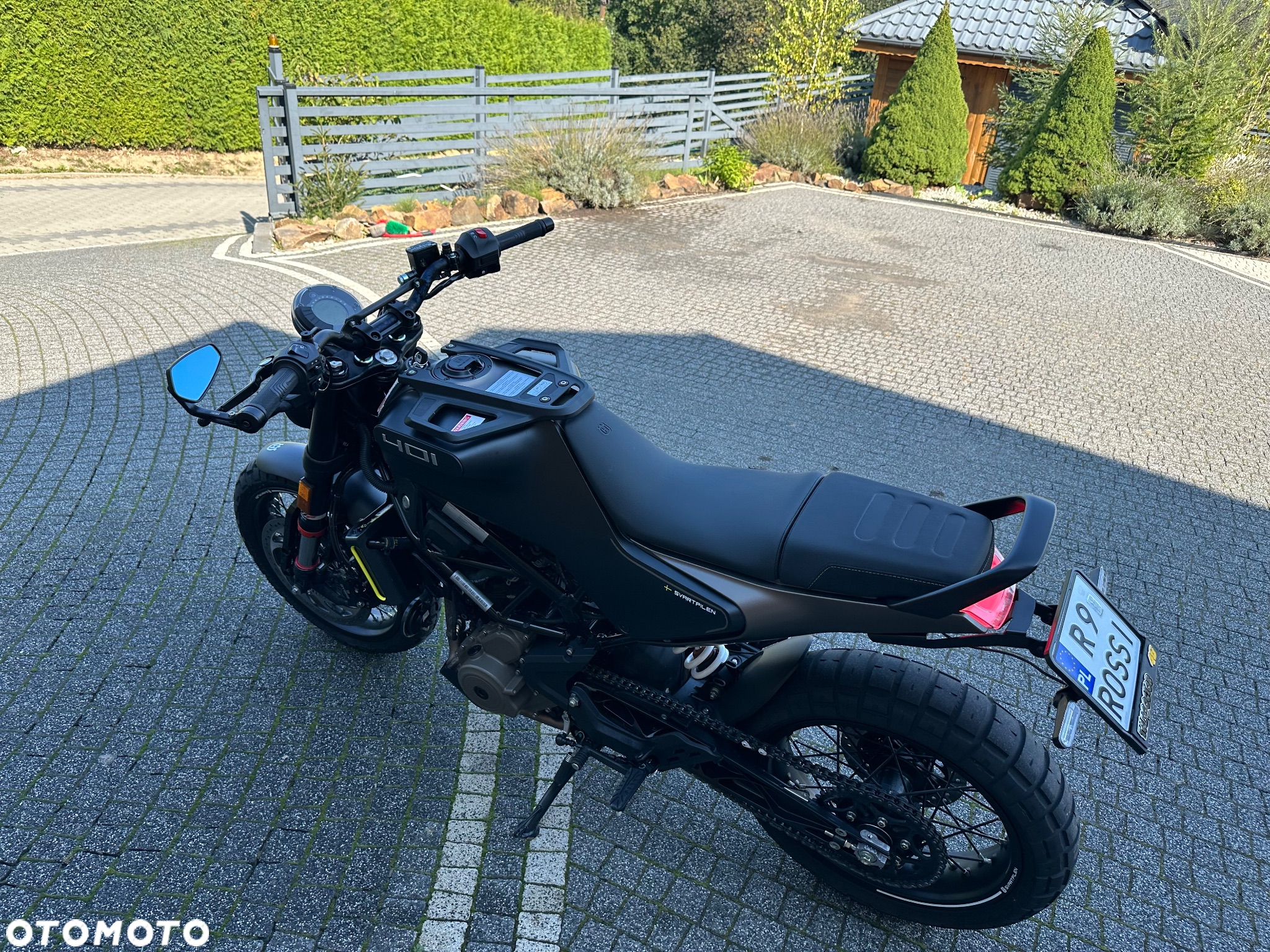 Husqvarna Svartpilen - 13