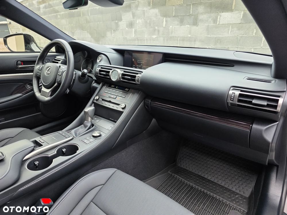 Lexus RC - 30