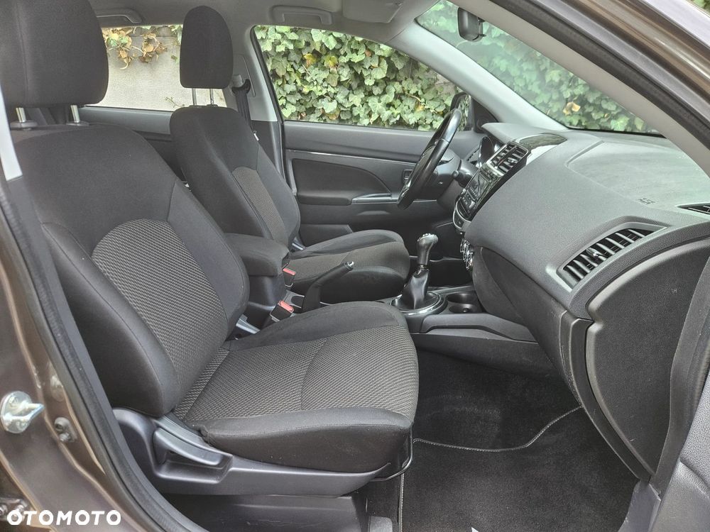 Mitsubishi ASX - 16