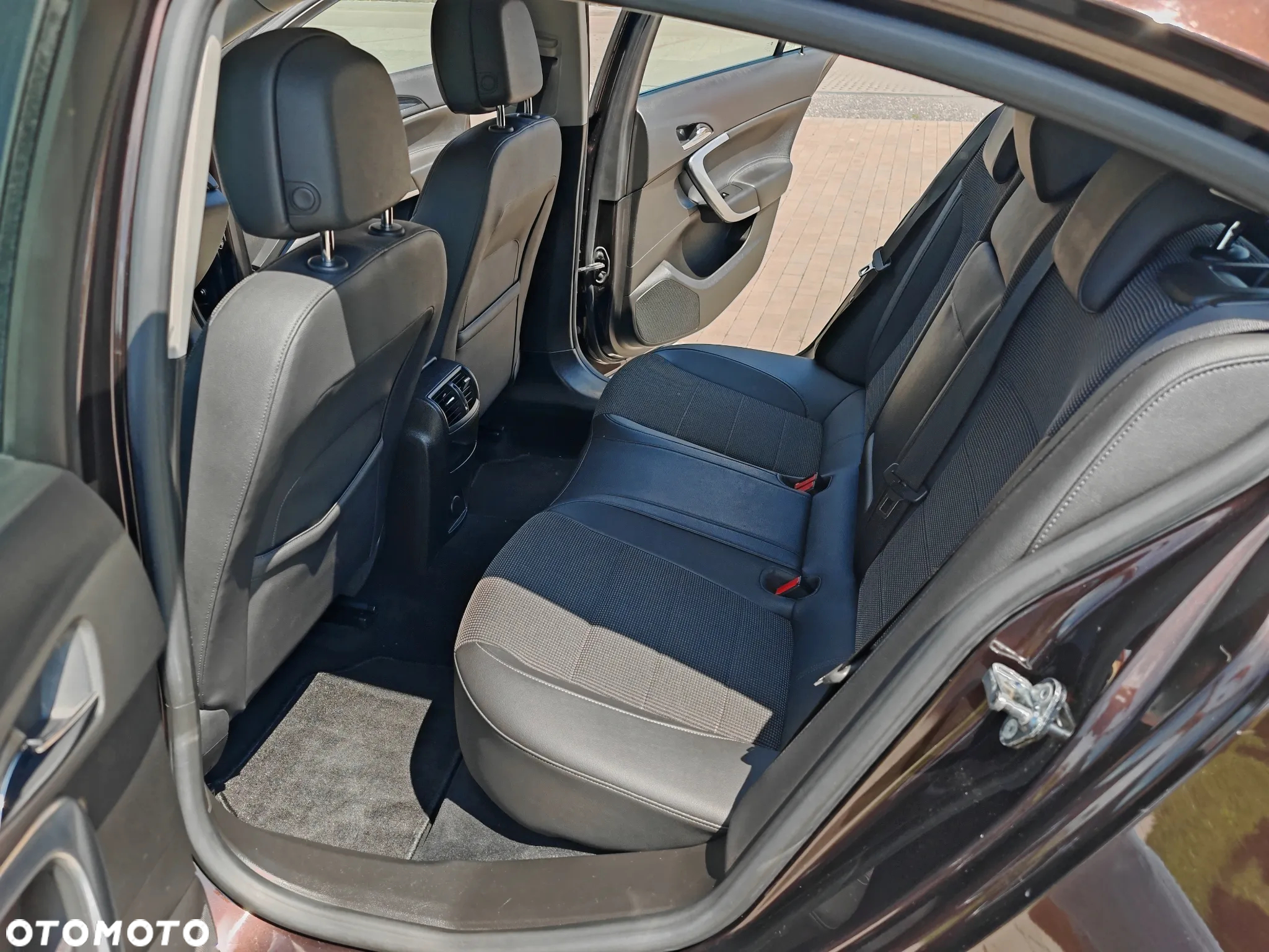 Opel Insignia 1.4 T Cosmo S&S - 20