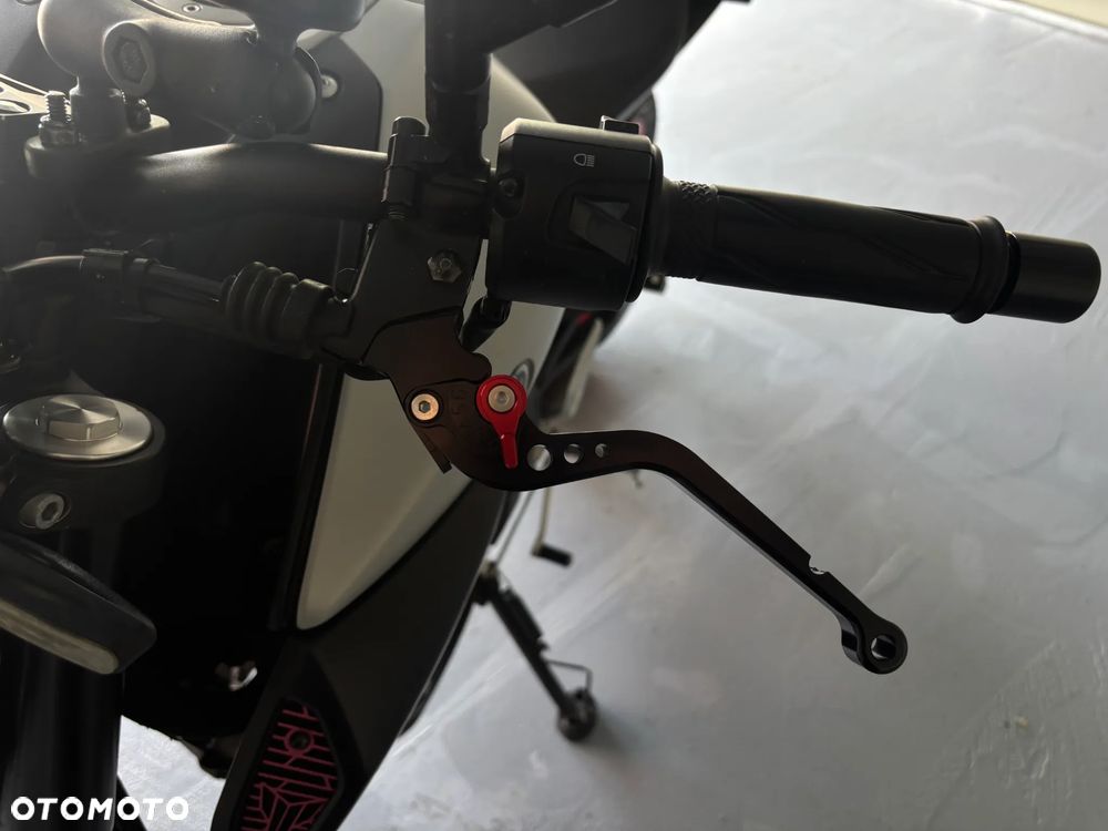 Yamaha MT - 7