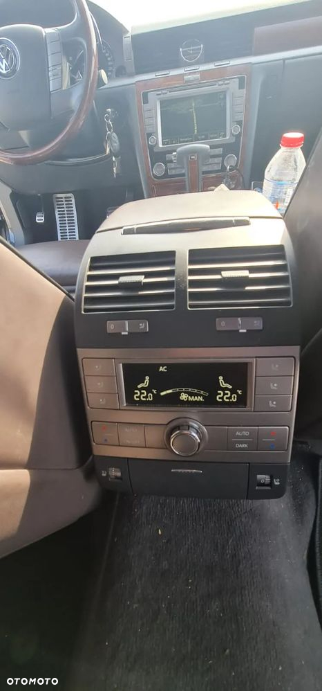 Volkswagen Phaeton - 14