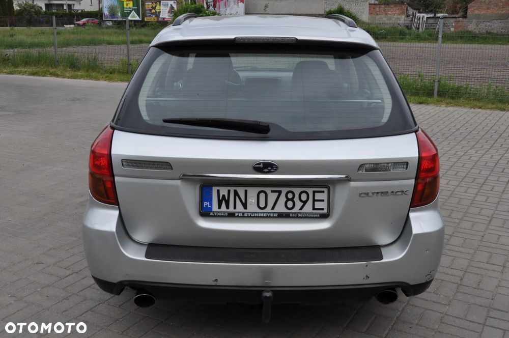 Subaru Outback 2.5i MT - 6