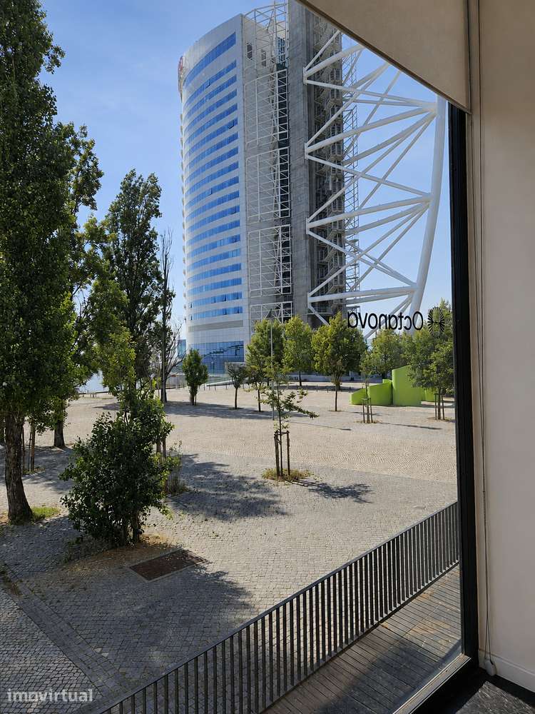 Espaço Comercial Elegante com Vista Panorâmica - Grande imagem: 4/11