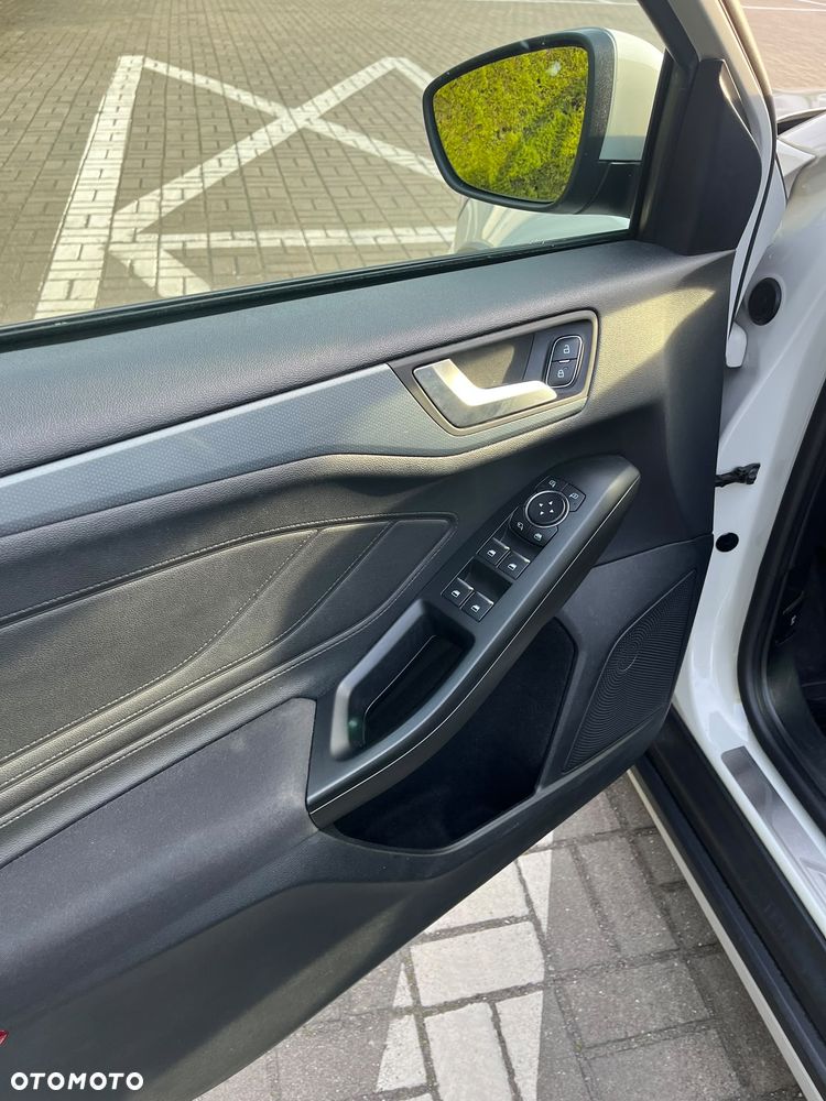 Ford Focus 1.0 EcoBoost Platinium X ASS PowerShift - 17