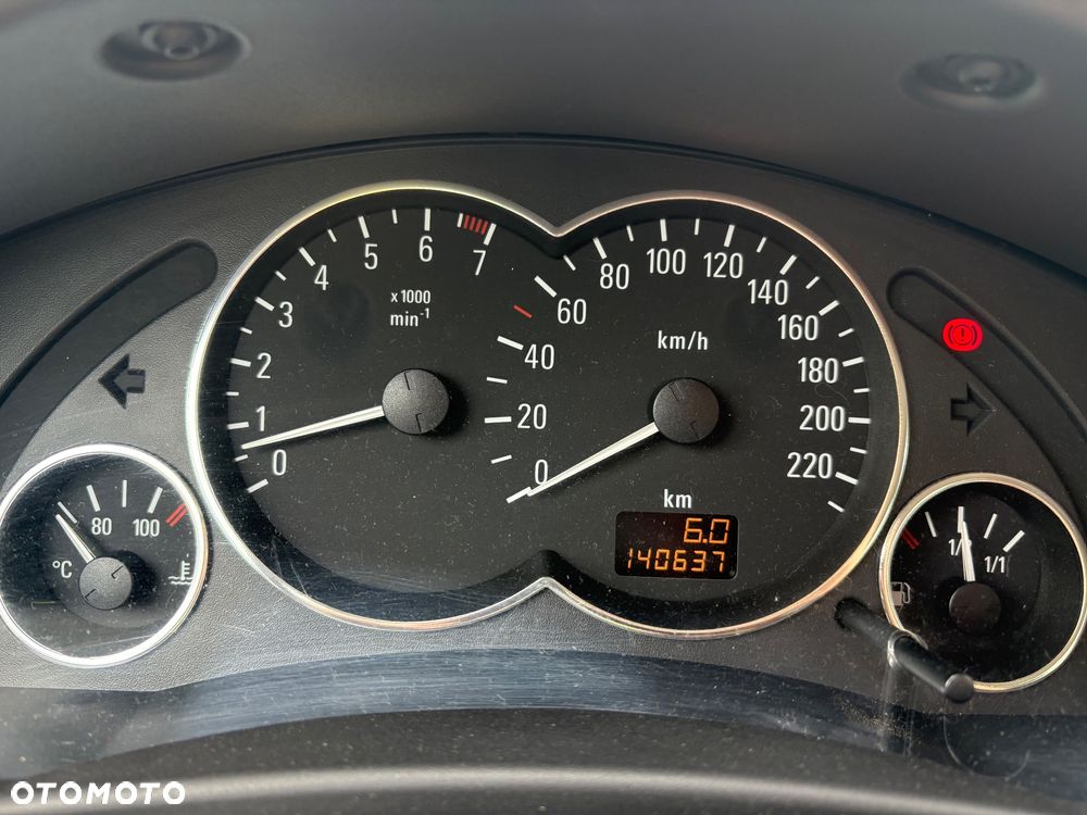 Opel Meriva 1.6 16V Essentia - 11