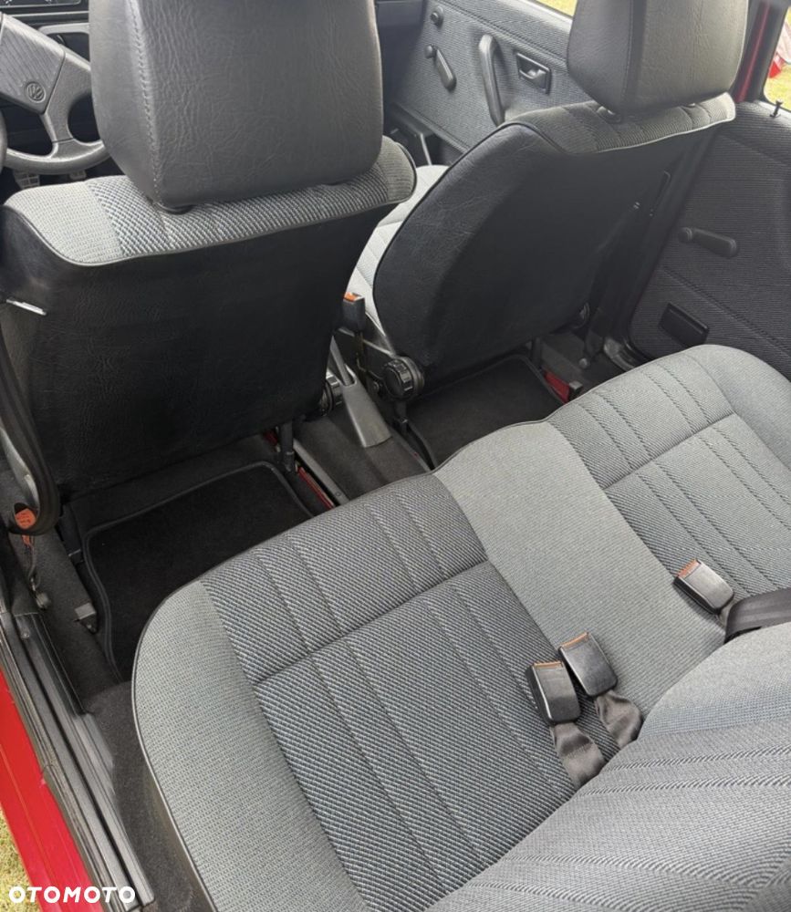 Volkswagen Golf 1.6 - 10